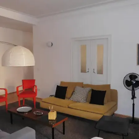 Guestready - Center City Lovely & Sunny Large Apart 5bdr Lejlighed