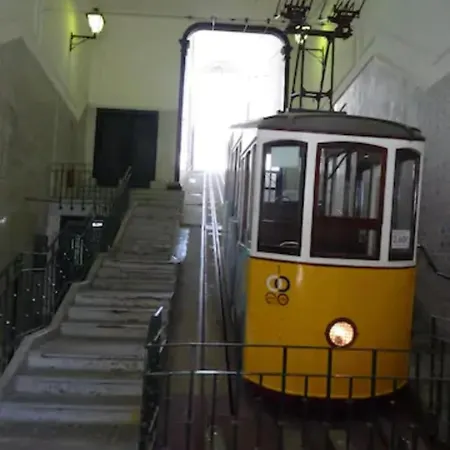 Guestready - Center City Lovely & Sunny Large Apart 5bdr * Lisboa