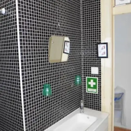 Guestready - Center City Lovely & Sunny Large Apart 5bdr *