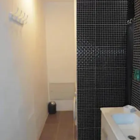 Guestready - Center City Lovely & Sunny Large Apart 5bdr