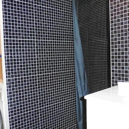 Guestready - Center City Lovely & Sunny Large Apart 5bdr Lisboa